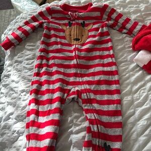 Caterers rain deer 🦌 and ginger bread onesie